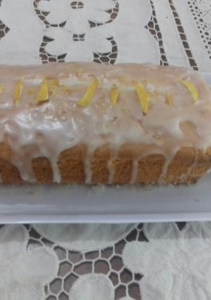 Una foto de Budín de limón 🍋🍋🍋
