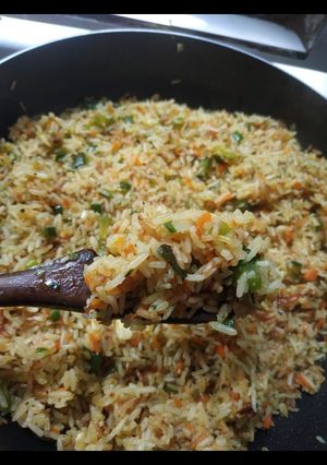Una foto de Arroz frito con verduras