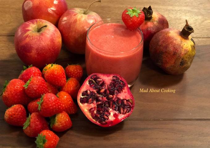 Pomegranate Strawberry Breakfast Smoothie – No Diary Drink