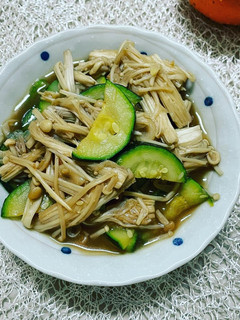 壽喜燒醬炒金針菇結瓜 的食譜成品照片