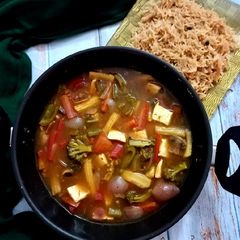 A picture of Veggies chinese curry.