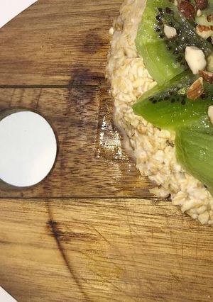 Une photo de Porridge retourné au kiwi