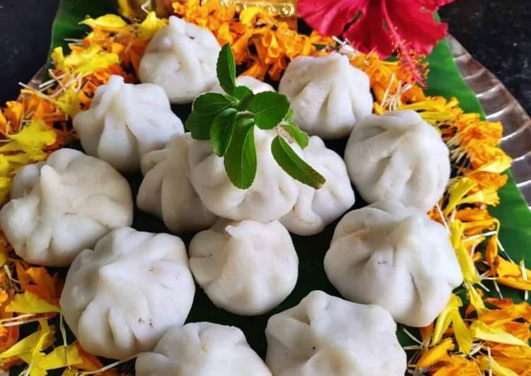 Ukdiche modak (steamed)