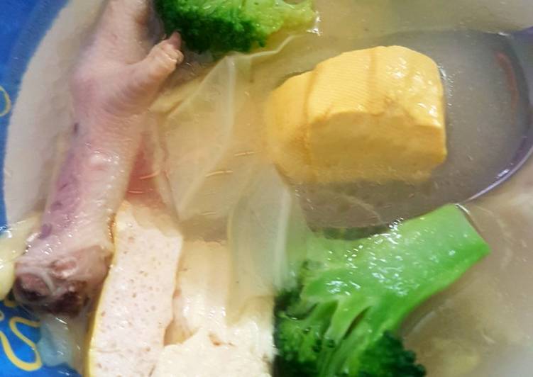 Resep Sup ceker ayam aneka sayuran Lezat