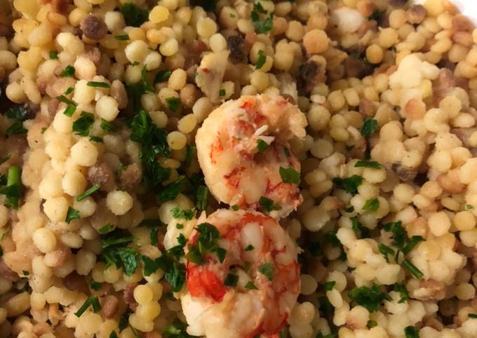 Fregola sarda con pescato del giorno e gamberi rossi di Mazzara del Vallo