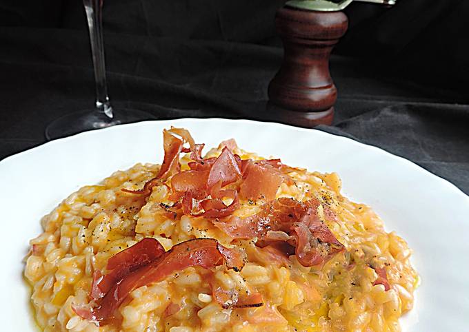Ricetta di Qualsiasi notte della settimana Risotto alla zucca con speck e scamorza