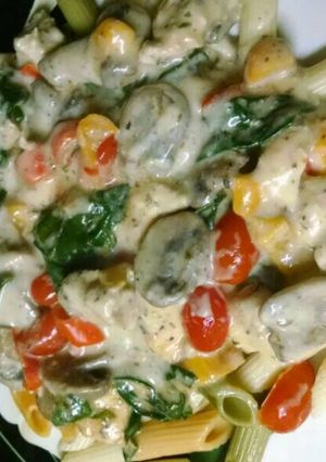 A picture of Chicken Vegetable Alfredo.