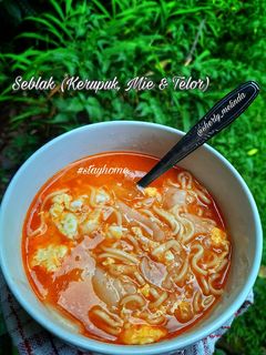Foto resep Seblak Bandung (Kerupuk, Mie & Telor)