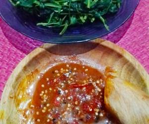 Fresh, Menyajikan Rujak kangkung Mantul Banget