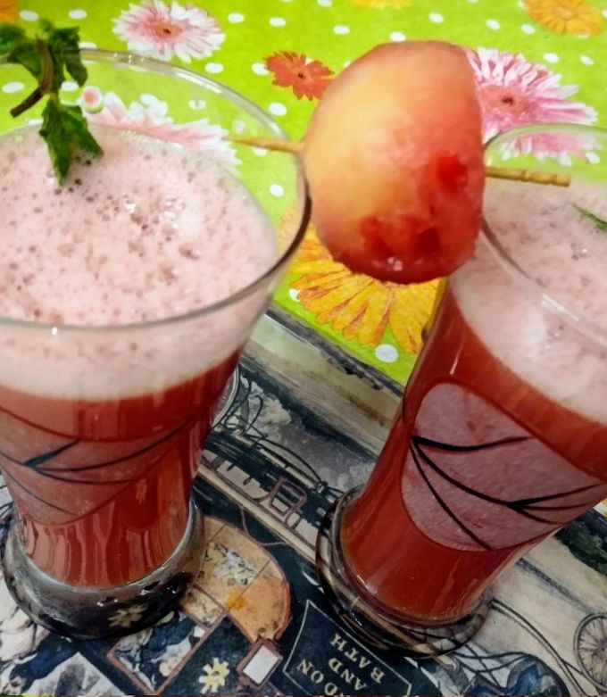 A picture of Watermelon mint juice.