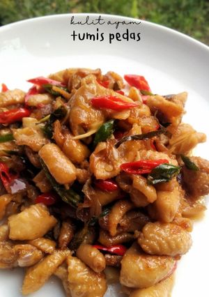 Foto resep Tumis Pedas Kulit Ayam (Bumbu Iris)