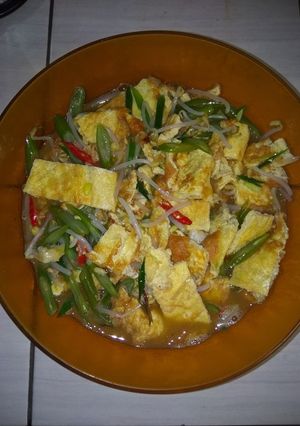 Foto resep Tumis buncis tauge telur dadar iris