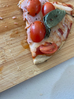 Una foto de Pizzeta con tortilla árabe
