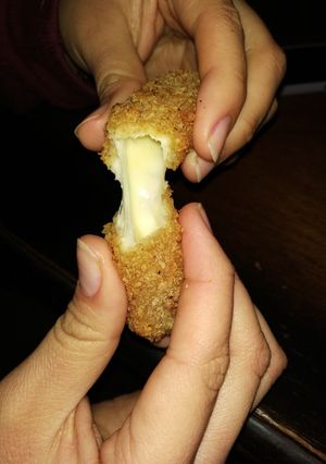 Una foto de Dedos de queso o tequeños