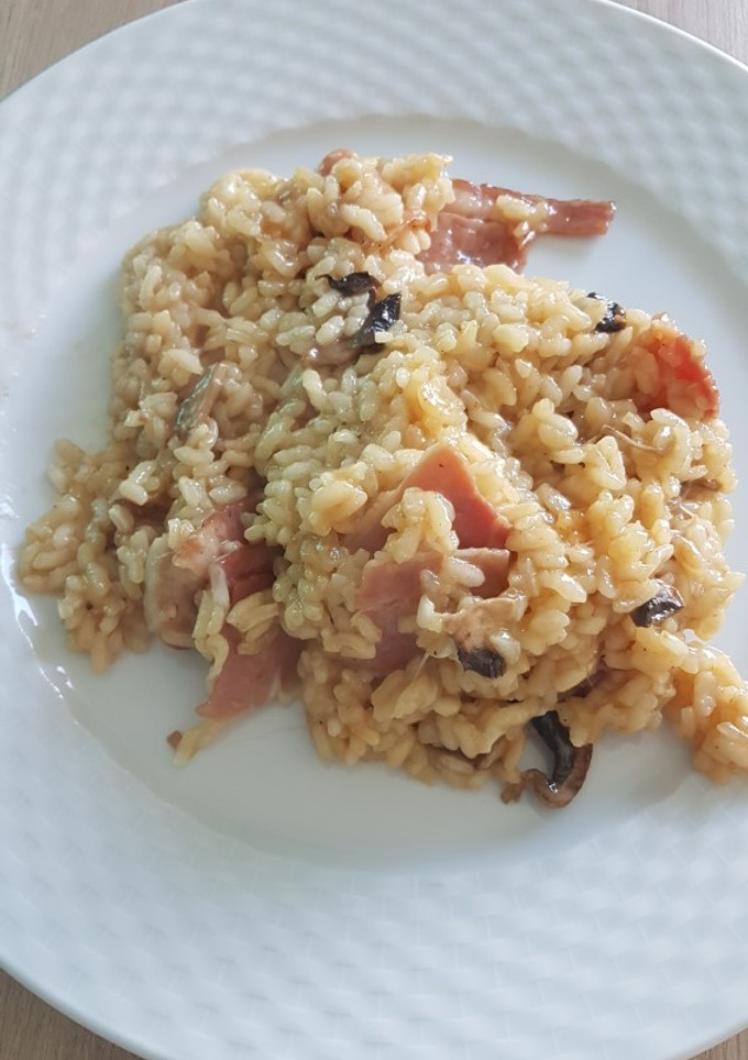 Una foto de Risotto con champiñones y bacon