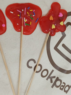 A picture of Pomegranate juice lolipops 🍭🍭🍭🍭.