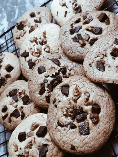Una foto de Cookies de nueces y chocolate sin tacc