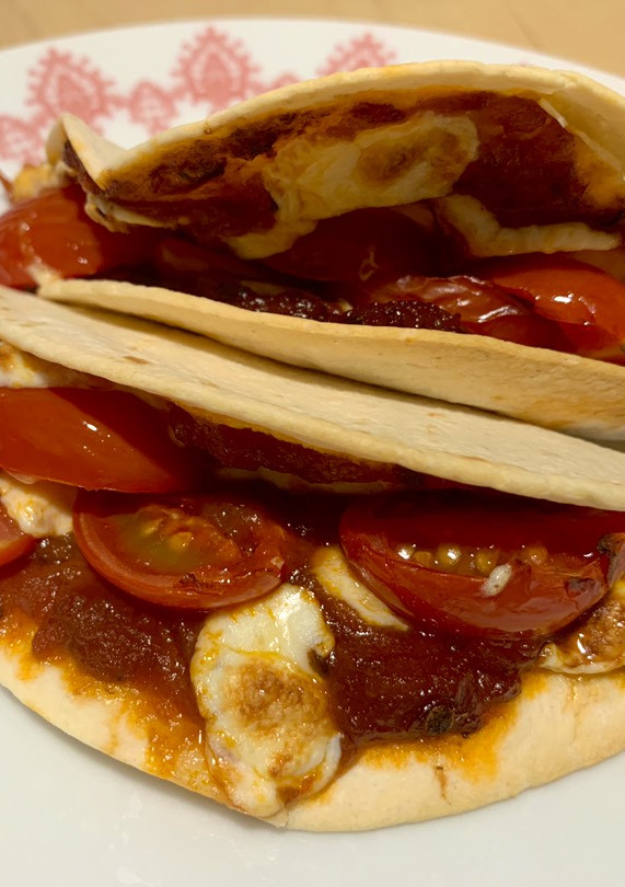 墨西哥蕃茄起司餅 (Quesadilla)氣炸免開火 的食譜成品照片