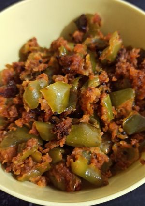 A picture of Capcicum dry sabzi.