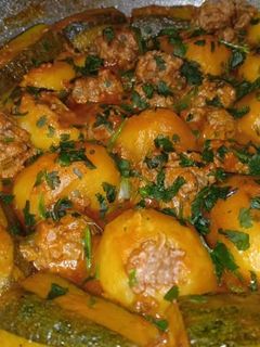 صورة لوصفة اسرع بطاطا وكورجيب باللحم المفروم طبق يحمر الوجه لضياف الغفلة