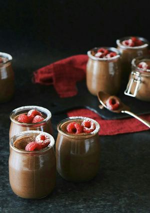 Una foto de Mousse de chocolate con frambuesas
