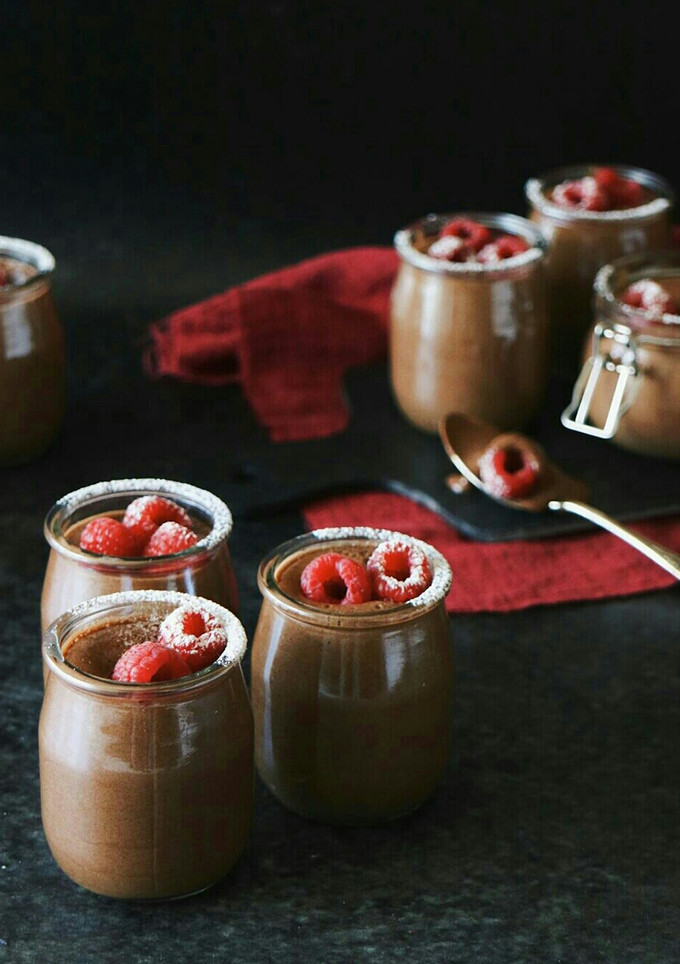 Una foto de Mousse de chocolate con frambuesas