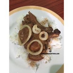 A picture of Pork steak (Bistek tagalog).