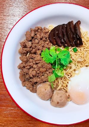 A picture of 肉脞面 BAK CHOR MEE (MINCED MEAT NOODLES).