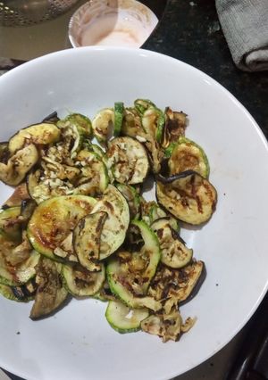 Una foto de Berenjenas y zucchini Grilladas