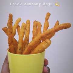 A picture of Stick Kentang Keju.