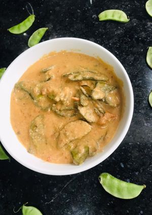 A picture of Nkhungudzu (Snap Peas) in Groundnut flour.