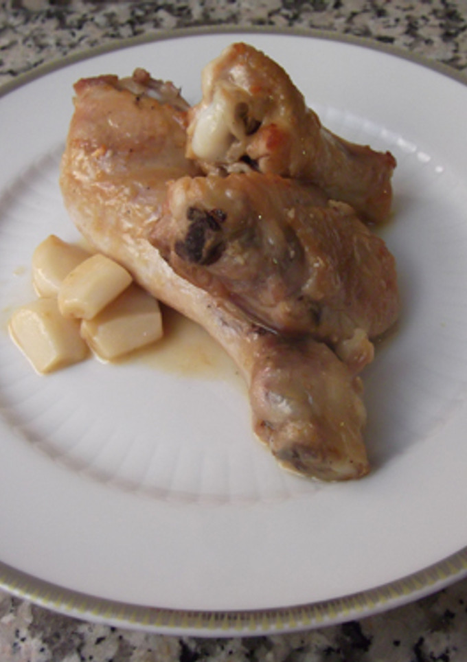 Una foto de Pollo al ajillo