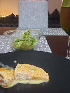 Una foto de Salmon a la ajillo😋