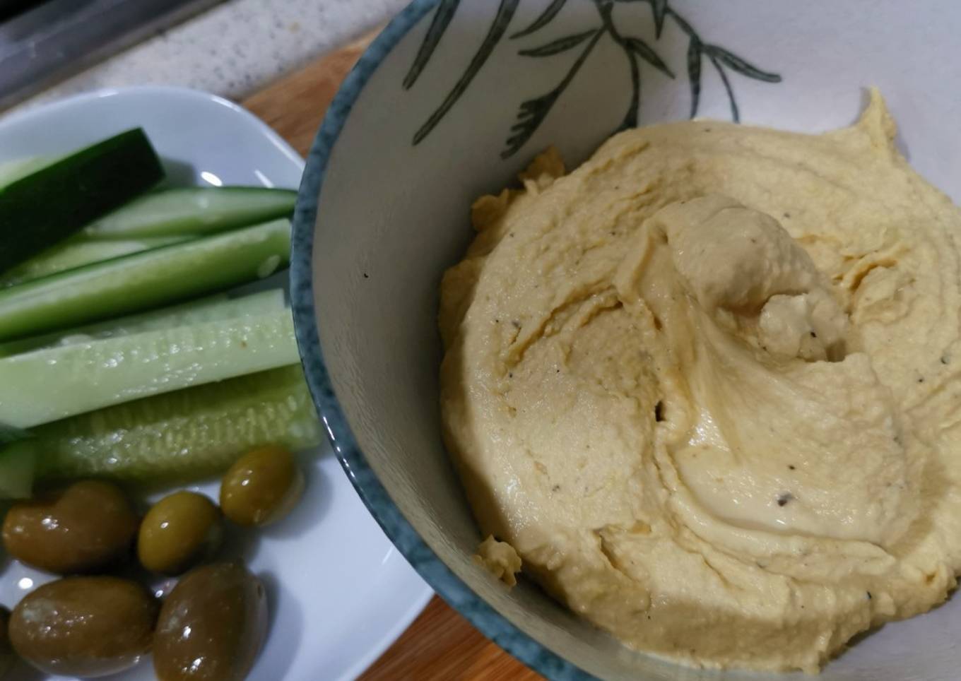 Easy fantastic hummus