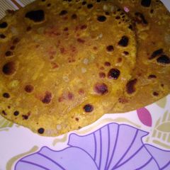 A picture of Pyaaj pratha.