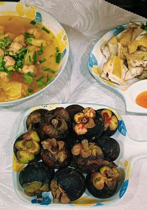 Hình của món Cơm nhà hai món.