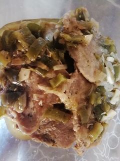Una foto de Lomo en salsa