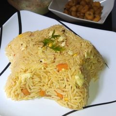 A picture of Chinese fried rice.