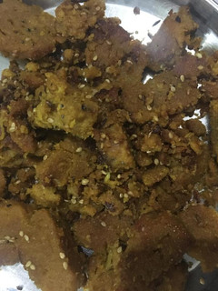 દુધી ના મુઠીયા (Dudhi Muthia Recipe In Gujarati) રેસીપી મુખ્ય ફોટો