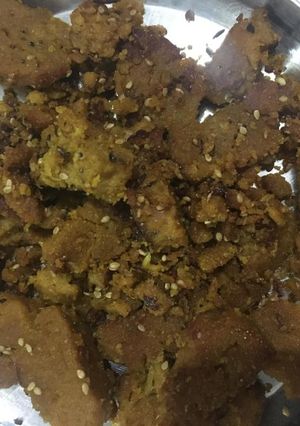 દુધી ના મુઠીયા (Dudhi Muthia Recipe In Gujarati) રેસીપી મુખ્ય ફોટો