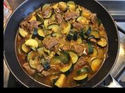 Une photo de boeuf mijoté