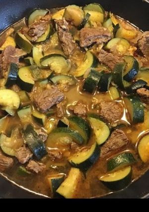 A picture of Stewed Beef with Onions, Zucchini, and Paprika.