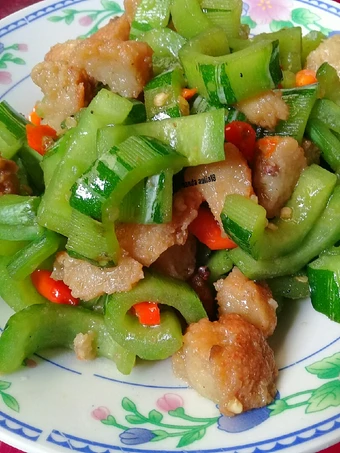 Cara Mudah Menyiapkan Resep Tumis pare belut dg pentol goreng yang Bisa Manjain Lidah Anti Ribet, Uenak Banget