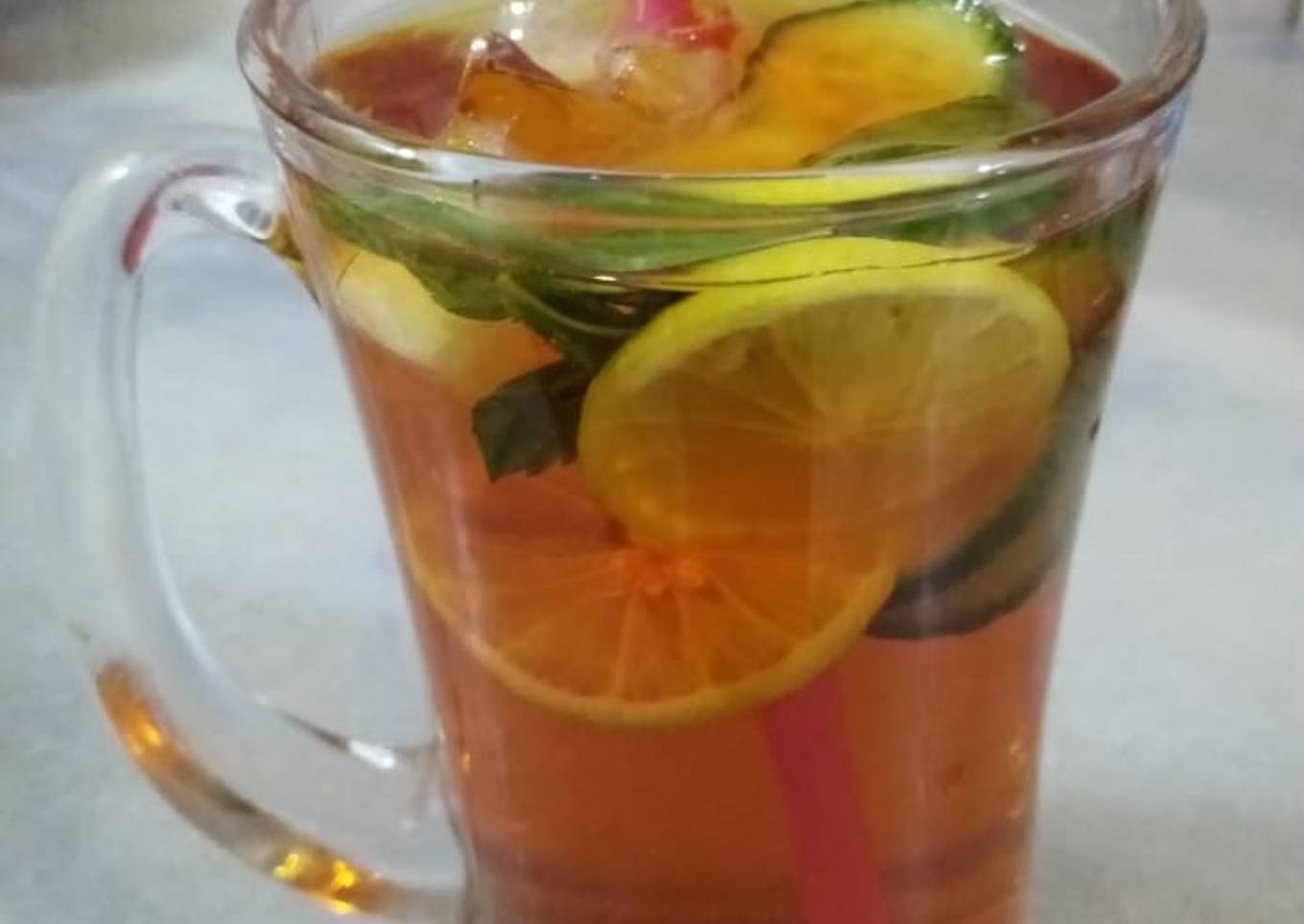 Mint and lemon ice tea