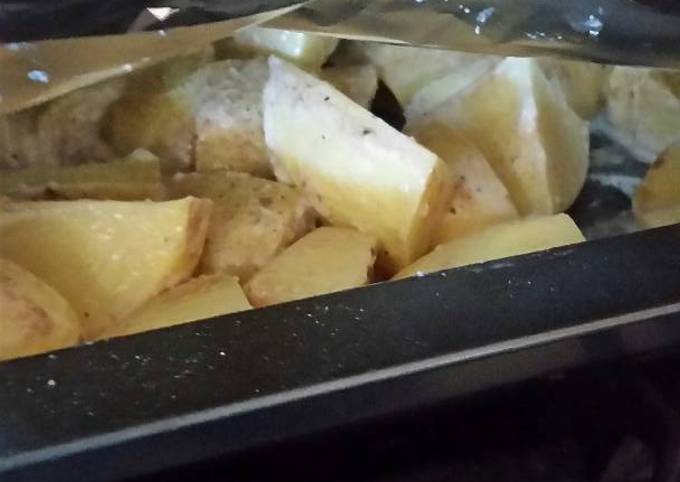 Recipe of Award-winning Garlic potatoes