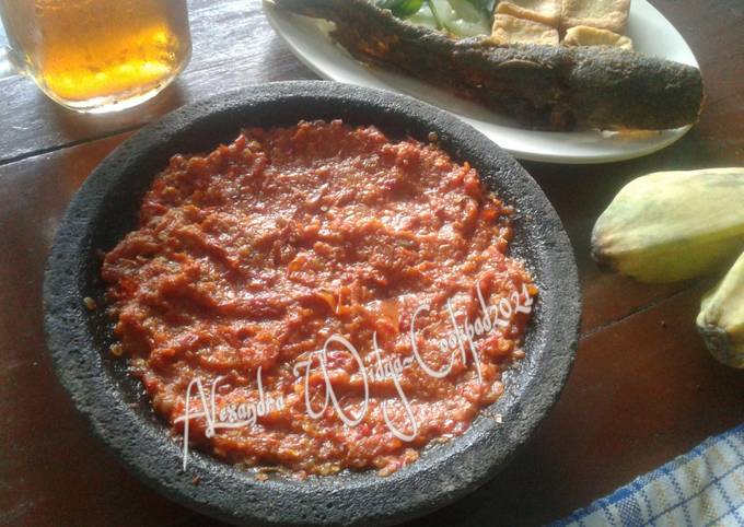 Sambal untuk Pecel LeLe