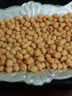 தேங்காய்ப்பால் மிளகு சீடை (Thenkai paal milaku seedai recipe in tamil) செய்முறை முக்கிய புகைப்படம்