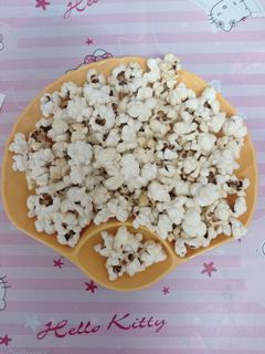 Hình của món Bắp rang bơ bằng nồi chiên k dầu (không cần dầu ăn).
