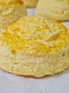 Una foto de Scones de queso