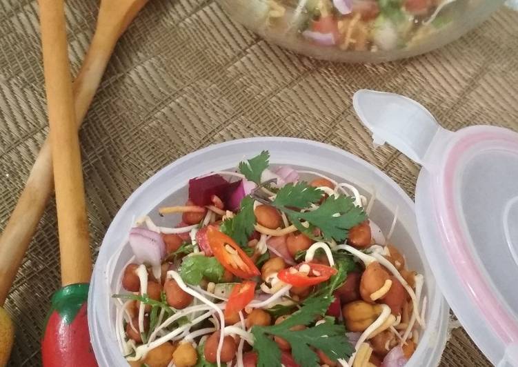Recipe of Favorite Black gram sprout salad